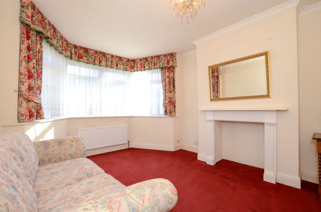 Property photo 2 of 20 Living Room