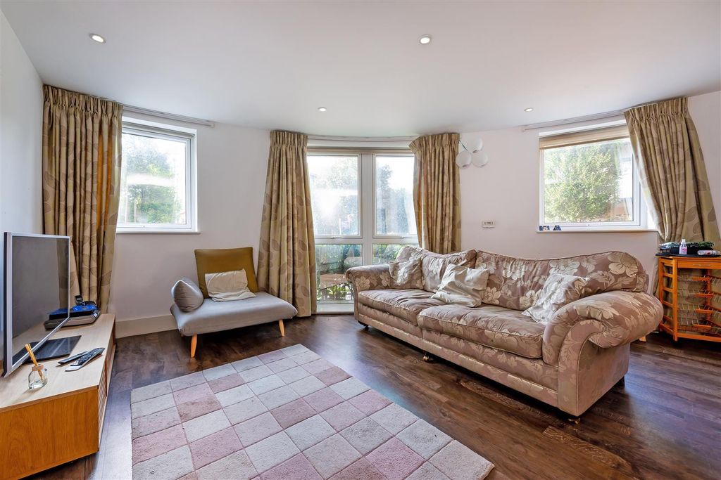 Property photo 3 of 13 43784_Hi-Res(2).Jpg