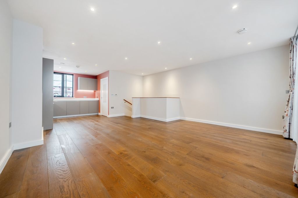 Property photo 1 of 17 1464538-16-6A0B10...