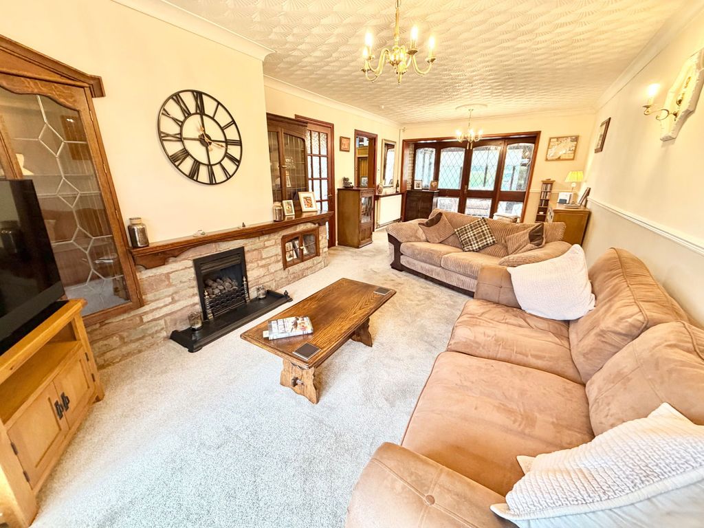 Property photo 3 of 31