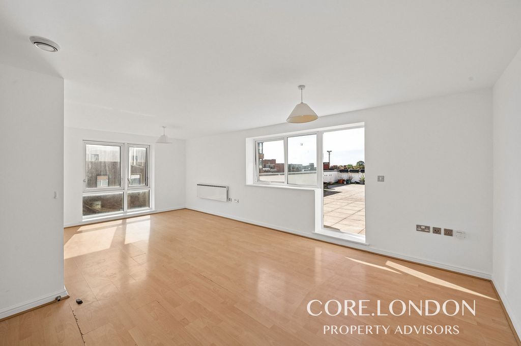 Property photo 1 of 11