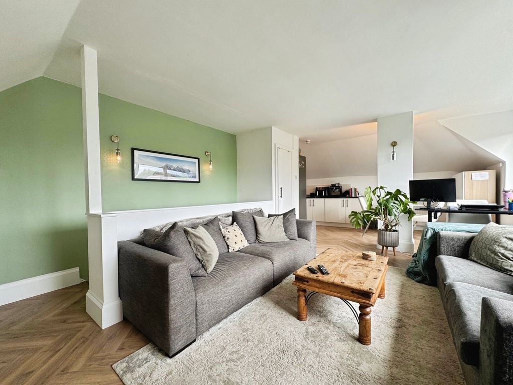 Property photo 3 of 14 Picture 3