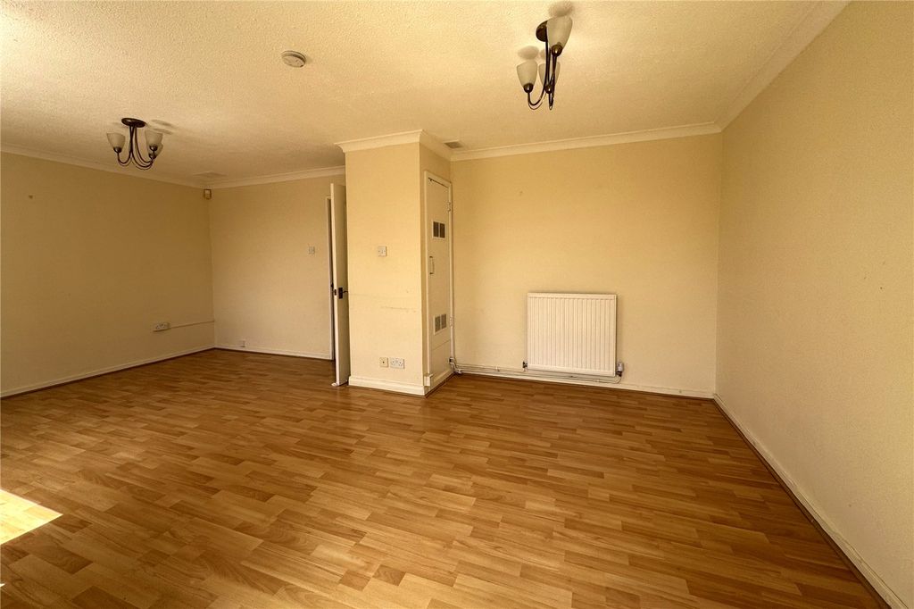 Property photo 2 of 17 Picture No. 14