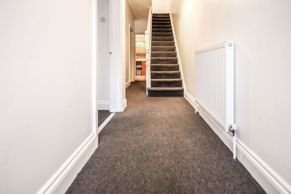 Property photo 3 of 12 Photo 13