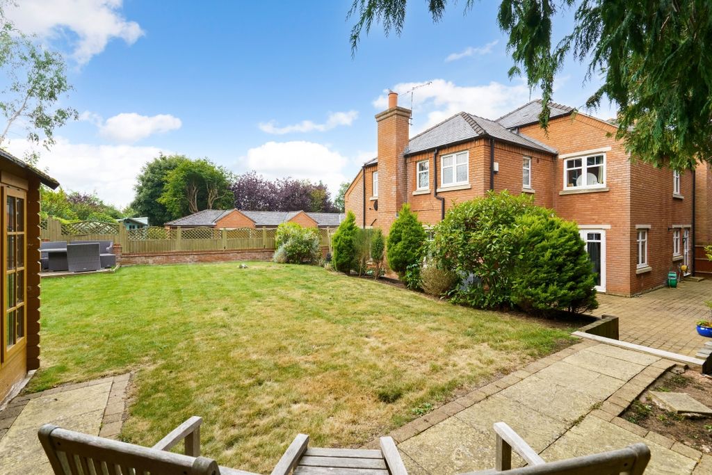 Property photo 2 of 24