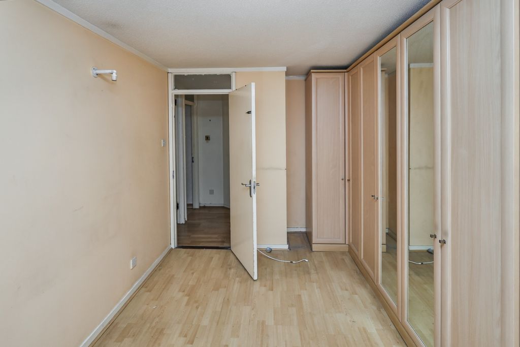 Property photo 1 of 19 11 Whistler Walk, World's End Estate, Chelsea, London, Sw10 0Ep