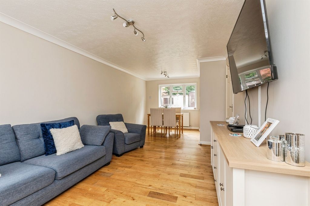 Property photo 3 of 19