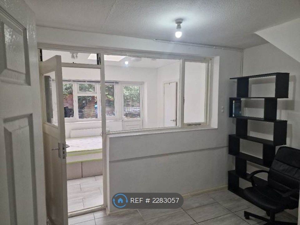 Property photo 2 of 5