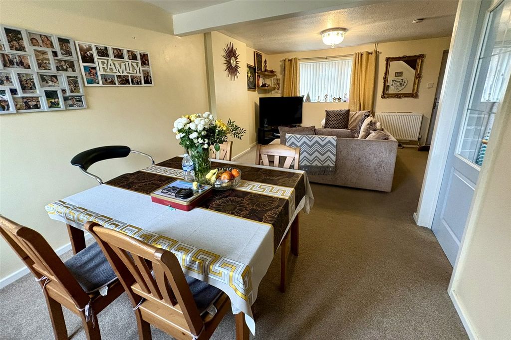 Property photo 2 of 16 Picture No. 06