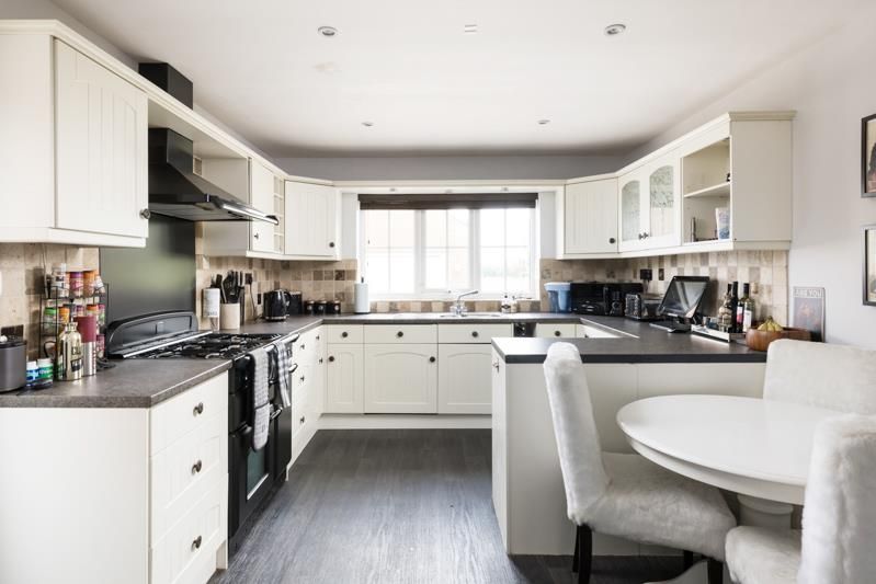 Property photo 3 of 24 Kitchen