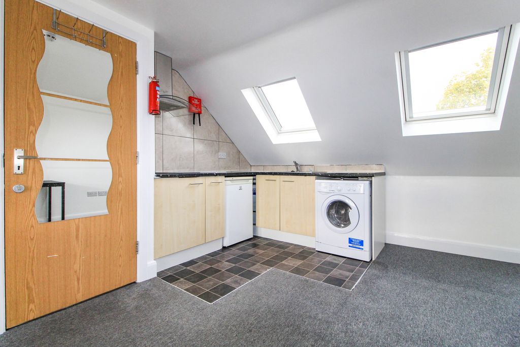 Property photo 3 of 6 Img 1332