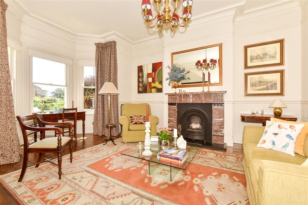 Property photo 2 of 23 Sitting Room