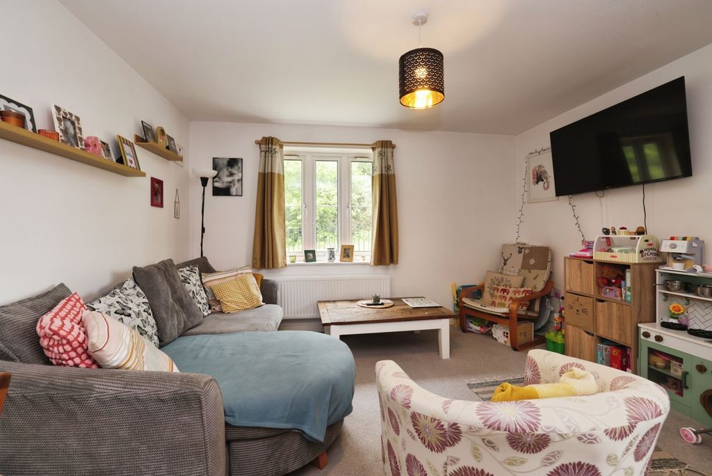 Property photo 2 of 19 Pbox-Img.Jpg