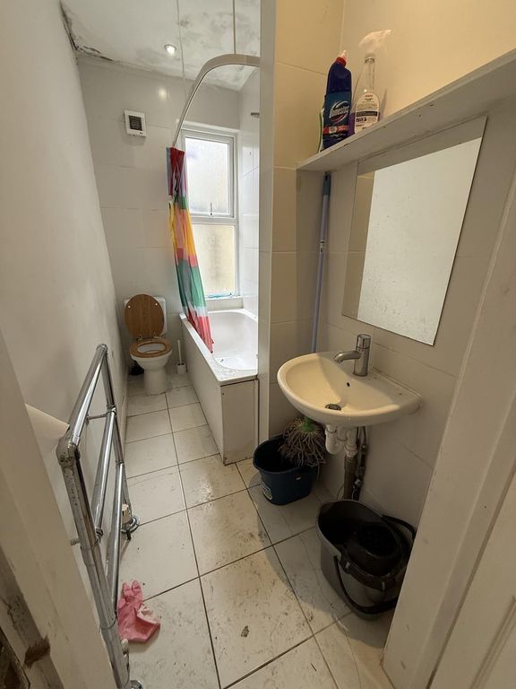 Property photo 2 of 3