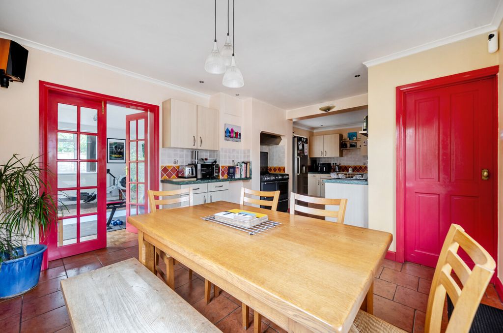 Property photo 3 of 44 1470121-33-6A200A...