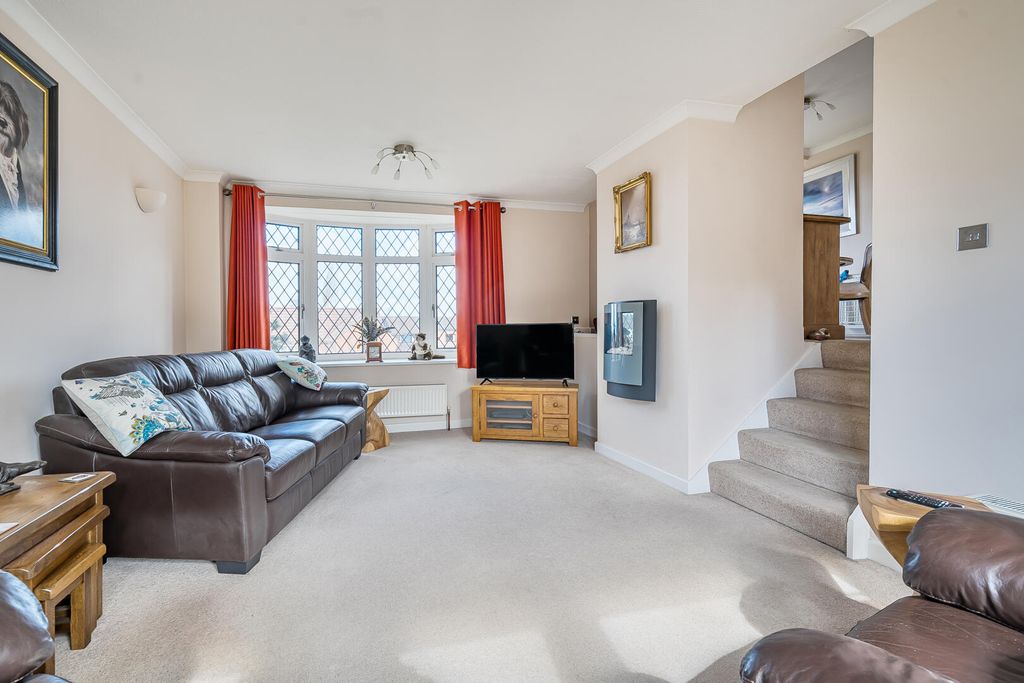 Property photo 3 of 18 Living Room