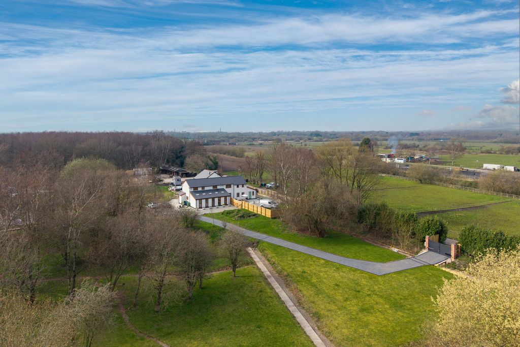 Property photo 1 of 27