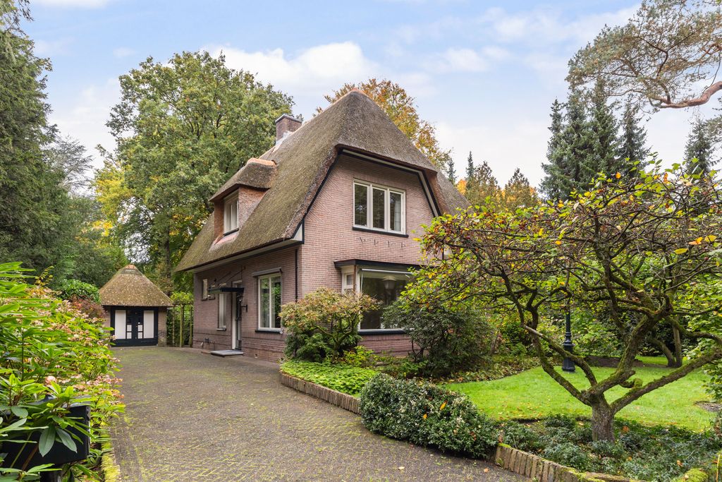 Property photo 2 of 34