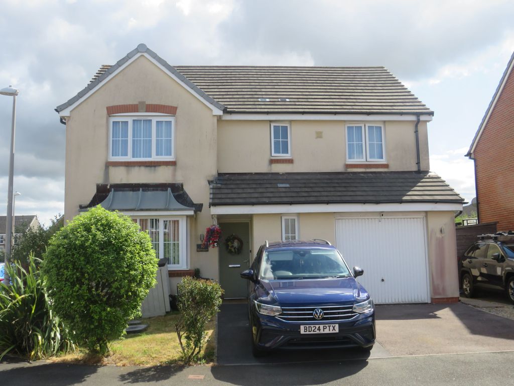 Property photo 3 of 49
