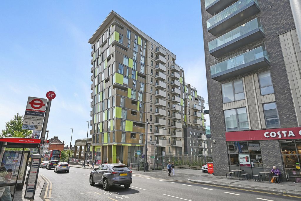 Property photo 1 of 8