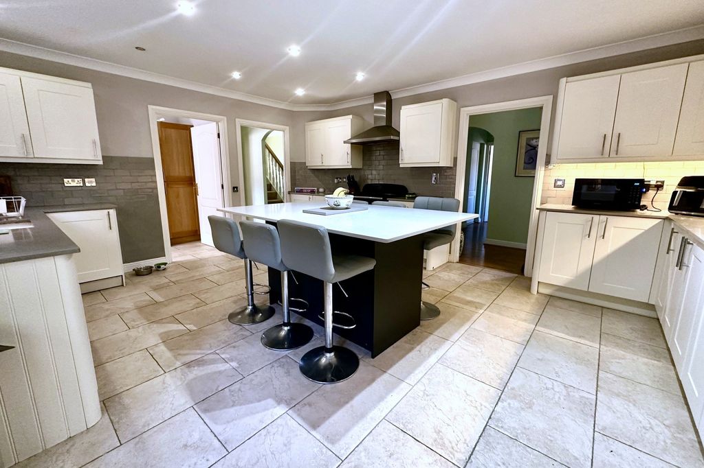 Property photo 2 of 29 Gallery