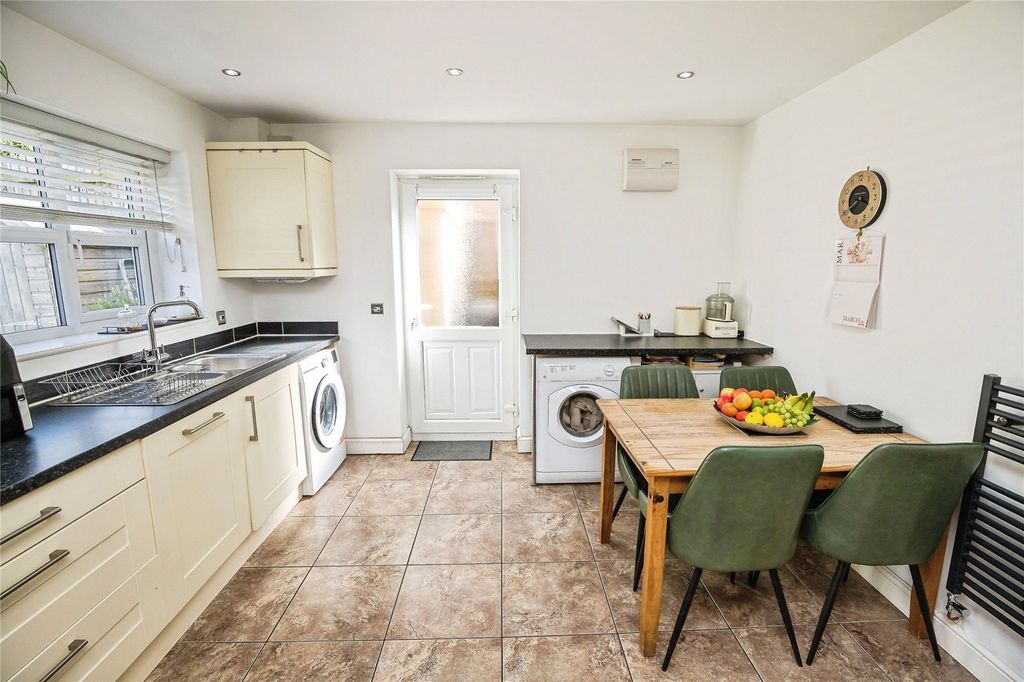 Property photo 3 of 22 Kitchen/Dining Room