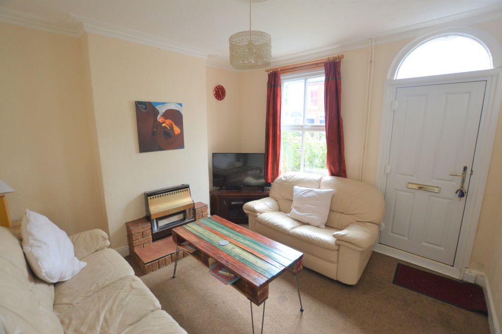 Property photo 2 of 8 Sitting Room