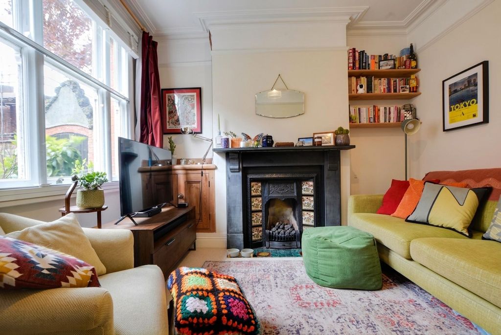 Property photo 2 of 17