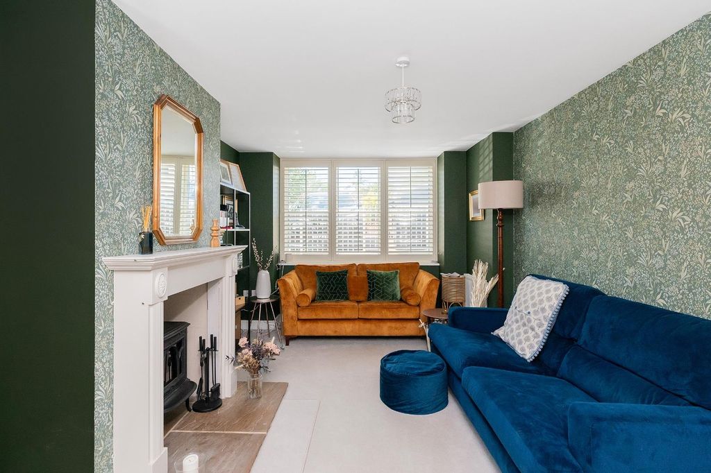 Property photo 3 of 42 1W5Brbn - Living Room E.Jpg