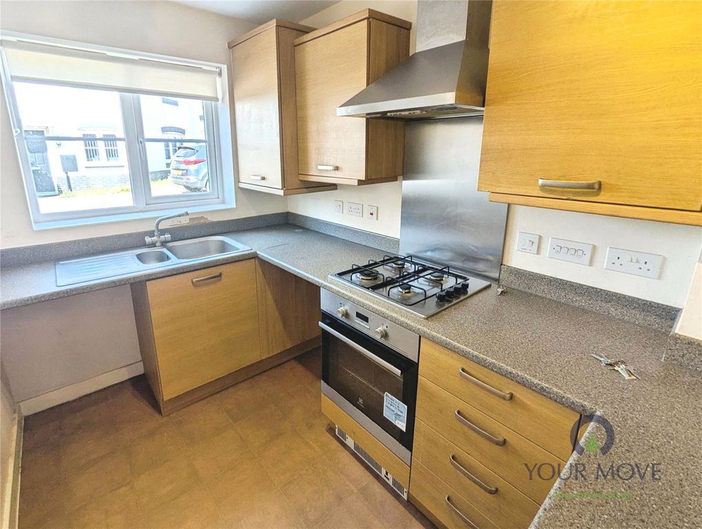 Property photo 3 of 10 Kitchen