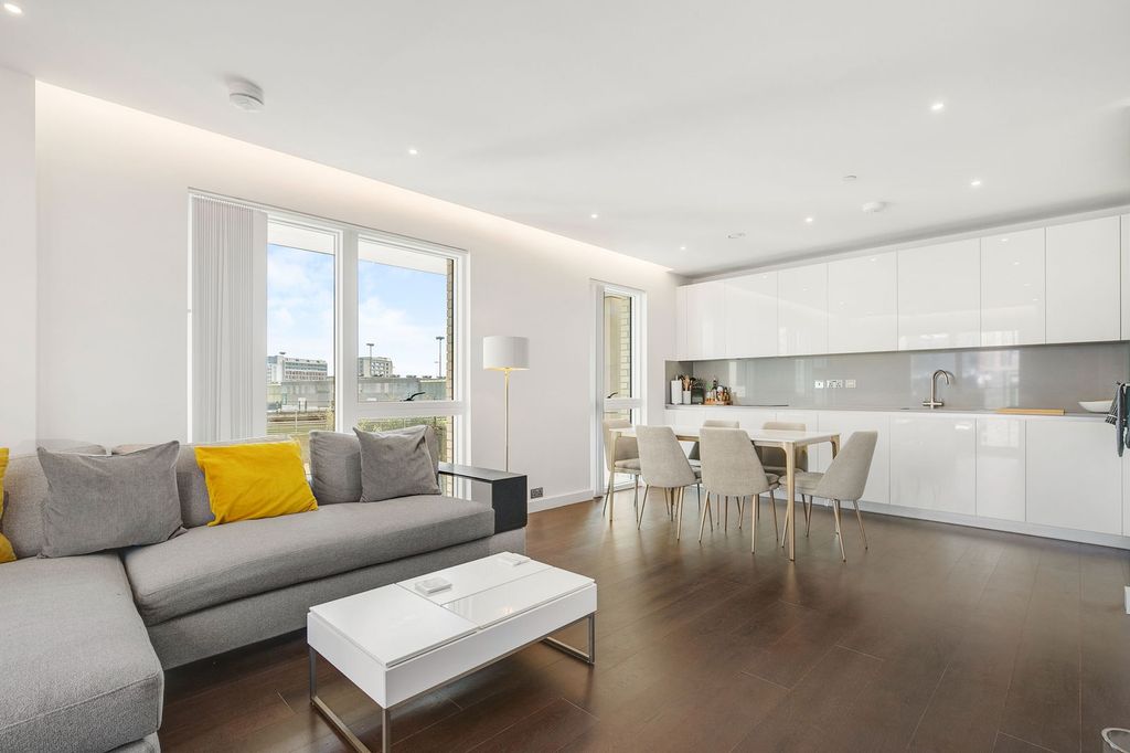 Property photo 2 of 14