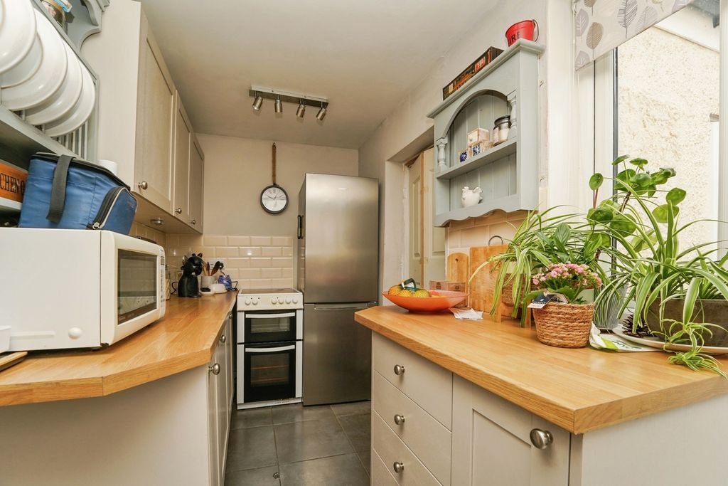 Property photo 3 of 9 Pbox-Img.Jpg