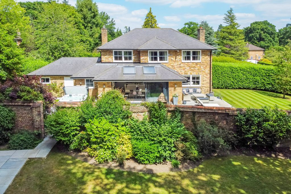 Property photo 2 of 18