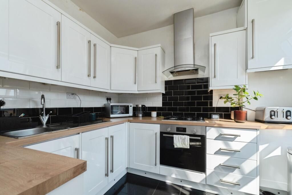 Property photo 2 of 3