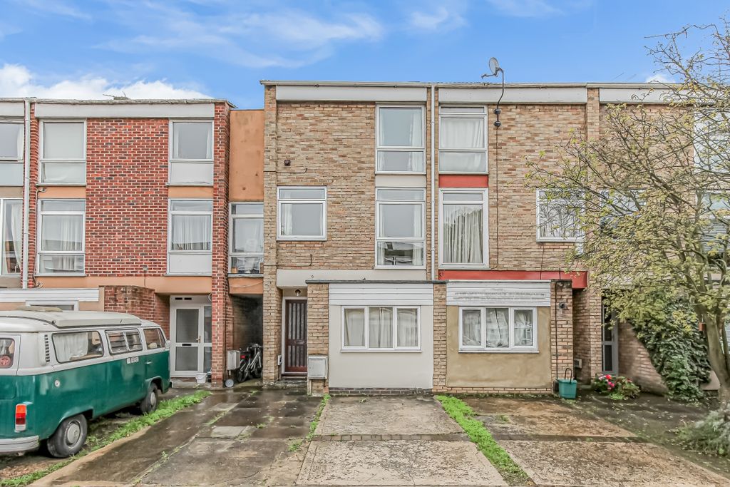 Property photo 1 of 8 112054