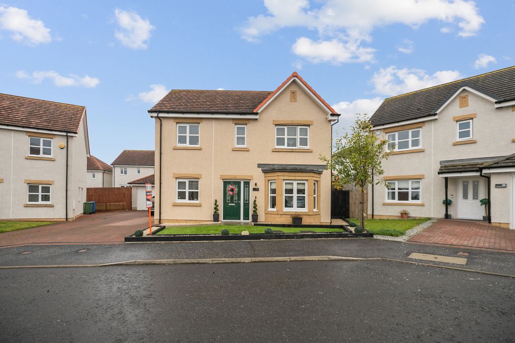 Property photo 1 of 40