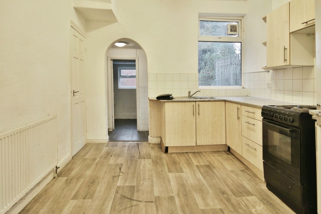 Property photo 3 of 14 3920996