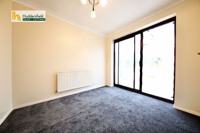 Property photo 3 of 18 Livingroom2