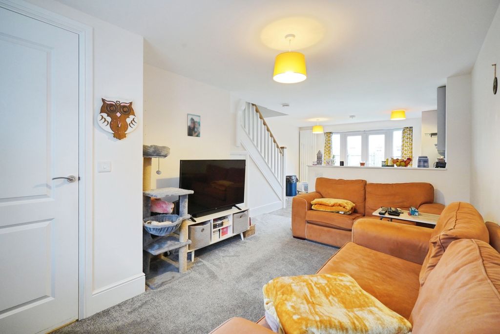 Property photo 3 of 18 Pbox-Img.Jpg