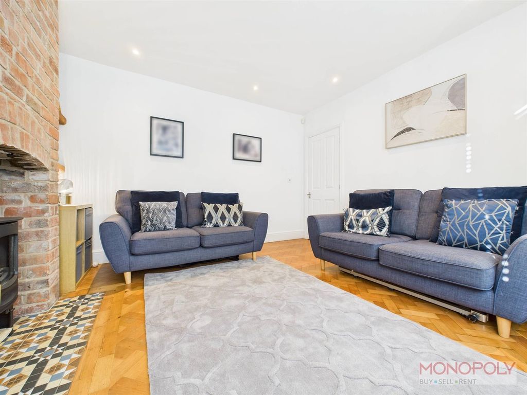 Property photo 2 of 22 Cam01943G0-Pr0566-Still004.Jpg