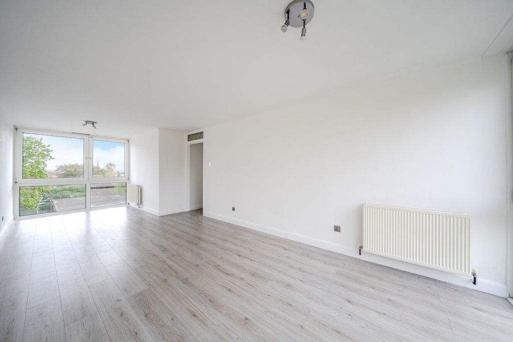 Property photo 3 of 7 Picture No. 22