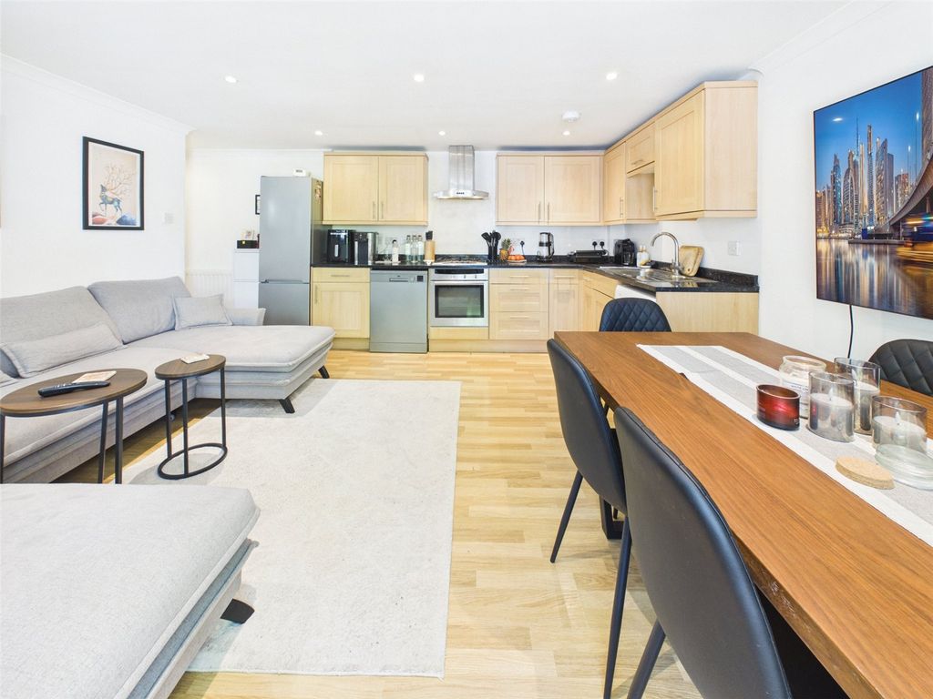 Property photo 3 of 9 Picture No. 10