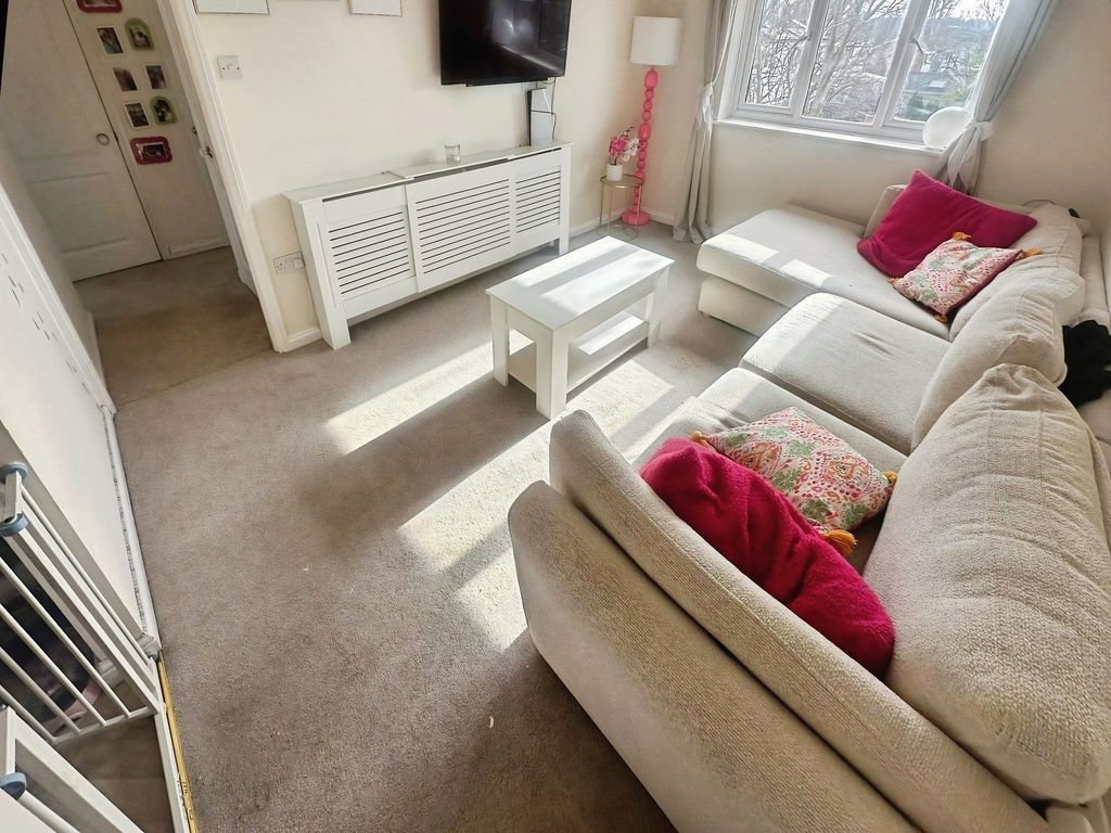 Property photo 3 of 9 Photo 13