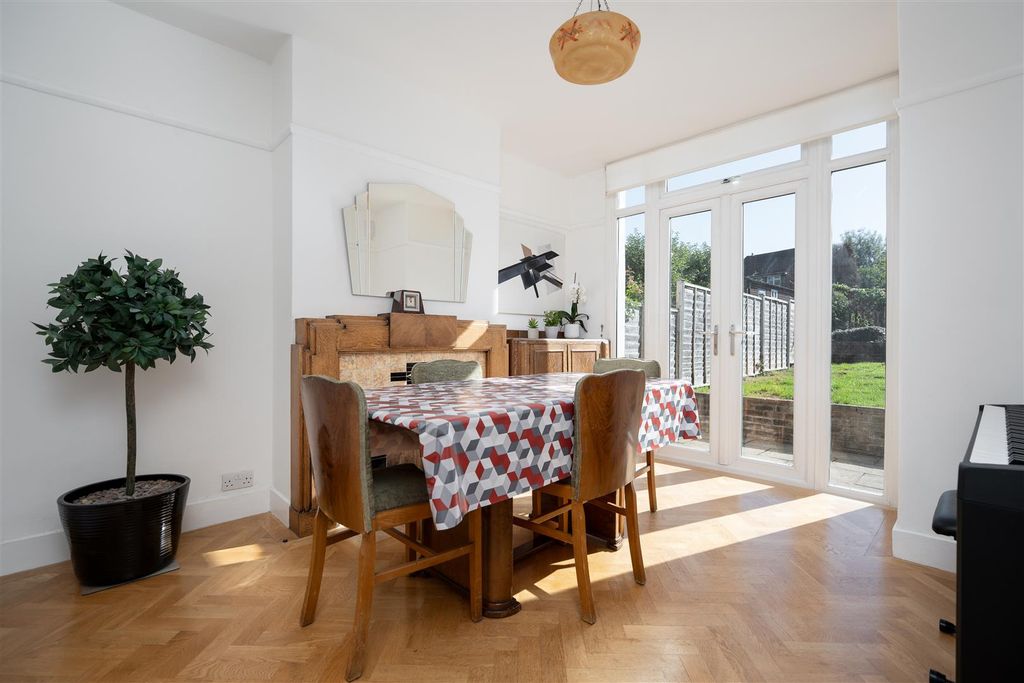 Property photo 3 of 17 Dining Room
