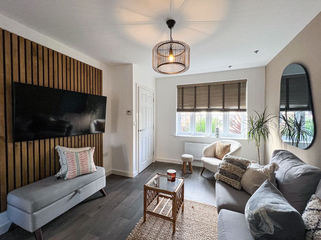 Property photo 3 of 24 3659575