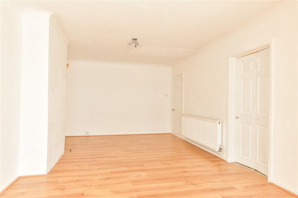 Property photo 2 of 12 Lounge