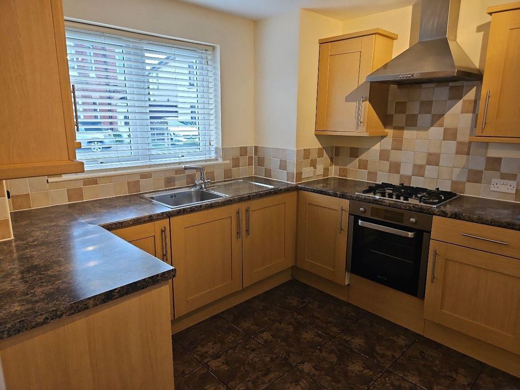 Property photo 2 of 9 0E9d68c2-76B9-473c-B40A-20Efbb6768ee.Jpg