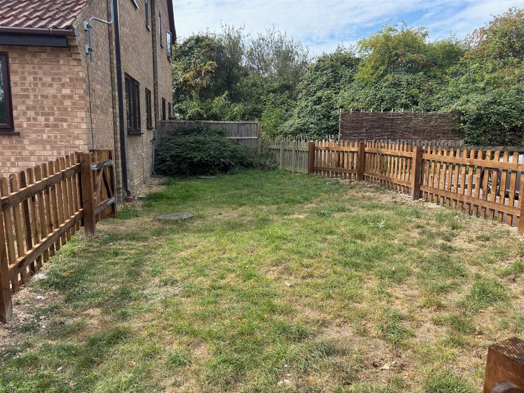 Property photo 3 of 6 Garden