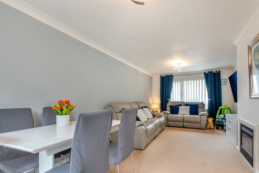 Property photo 3 of 22