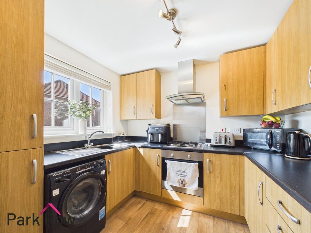 Property photo 2 of 16 Kitchen